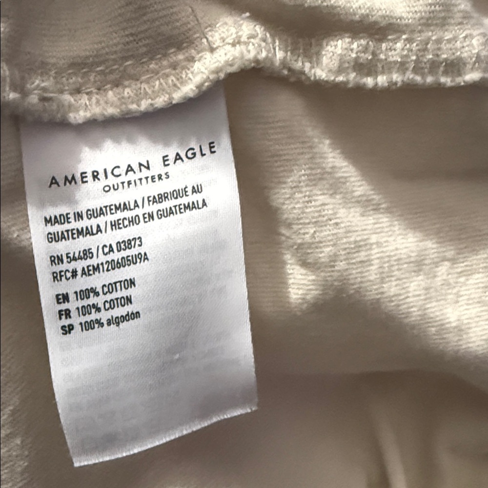 American Eagle Outfitters Cream Boxy Fit Tee - Picture 4 of 4
